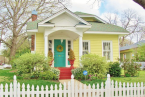 Warna cat rumah bagian luar dengan perpaduan kuning 